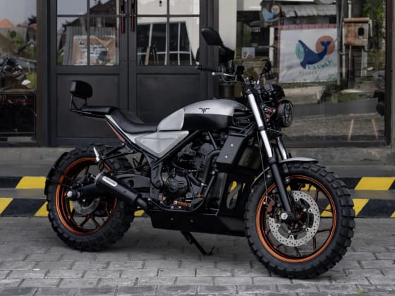 Yamaha MT-25 Silver for rent in Canggu Bali photo 1