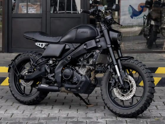 Yamaha XSR155 Black for rent in Canggu Bali photo 1