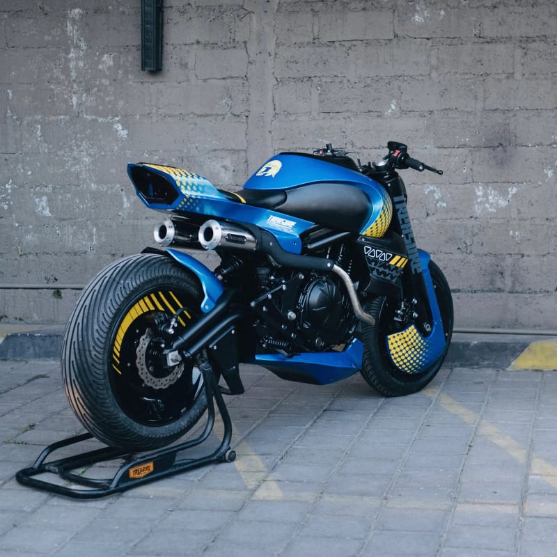 Kawasaki Cyberpunk 650CC Blue for rent in Canggu Bali photo 4