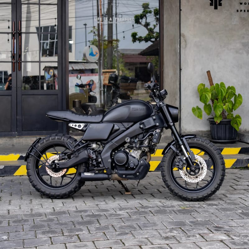 Yamaha XSR155 Black for rent in Canggu Bali photo 7