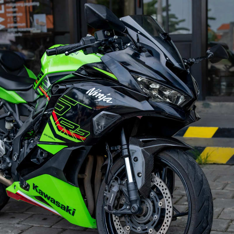 Kawasaki Ninja ZX-25RR ABS Green for rent in Canggu Bali photo 2