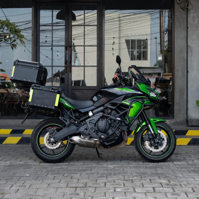 Kawasaki Versys 650 Green for rent in Canggu Bali photo 11