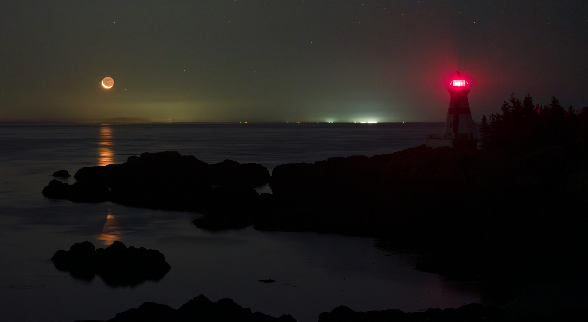 Crescent Moonrise at Head Harbour Lighthouse