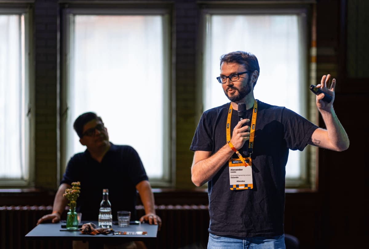 Alex Lieder, Caddygo founder, presenting at the Digital Procurement World conference