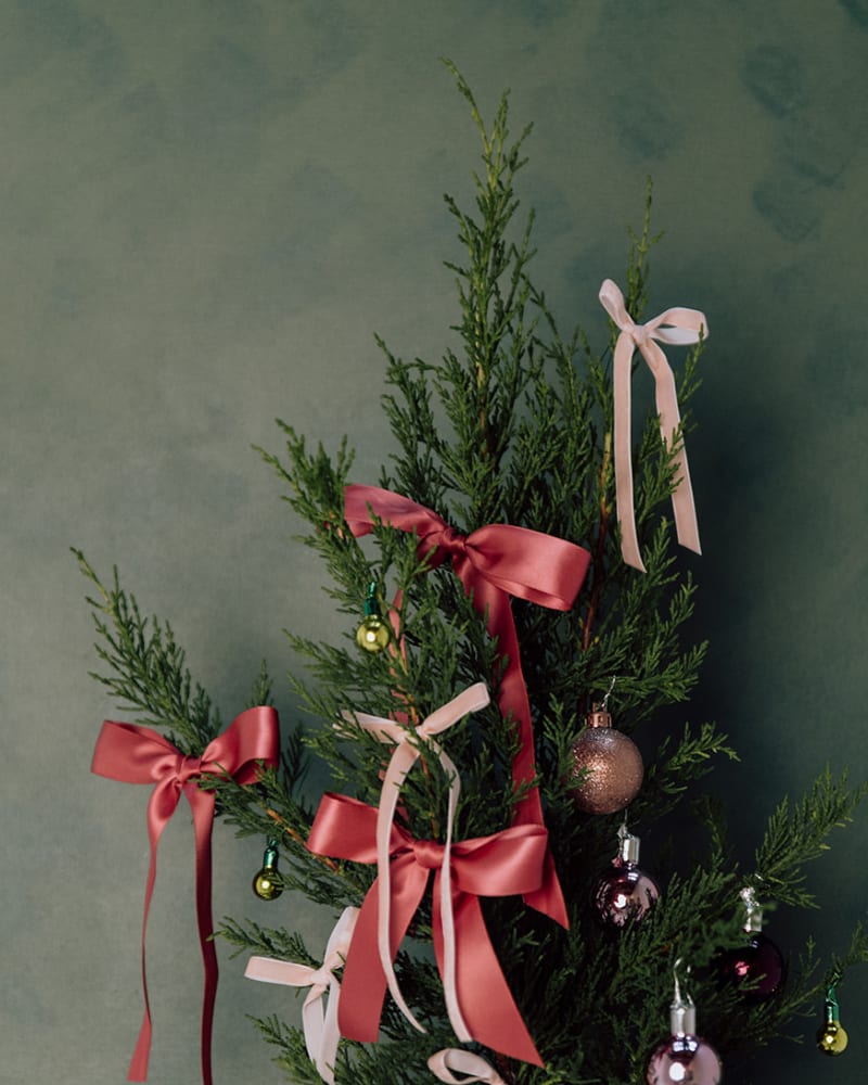 tree with pink bows and ribbon