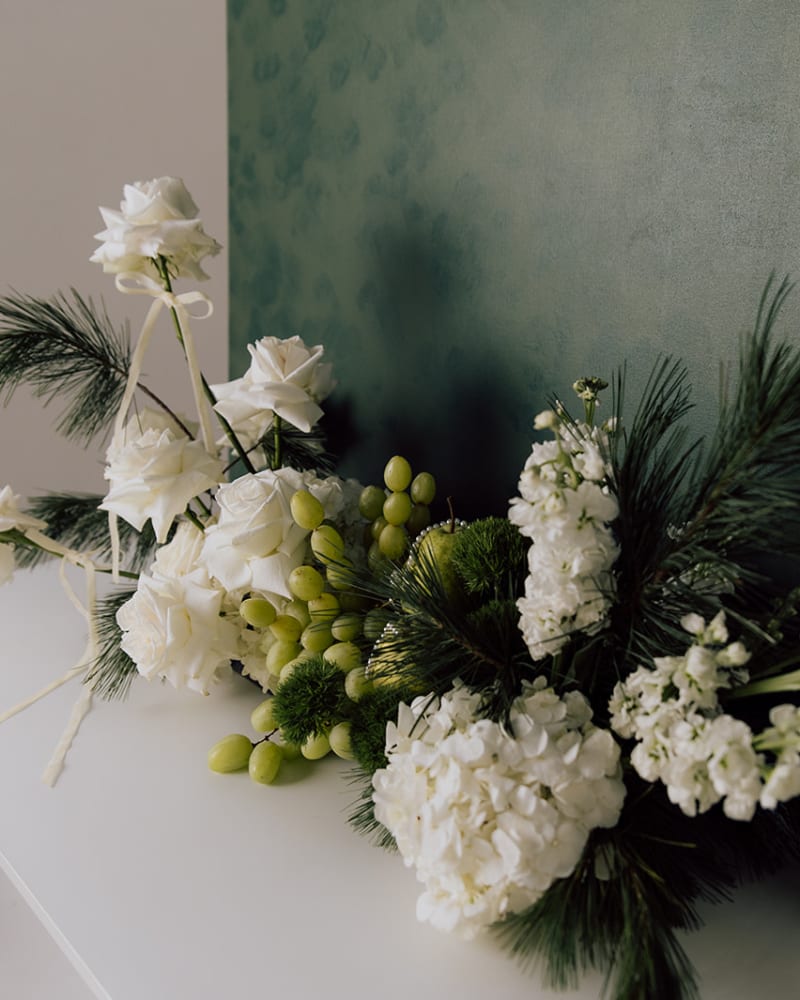 Winter Pearl Luxury Table Centre