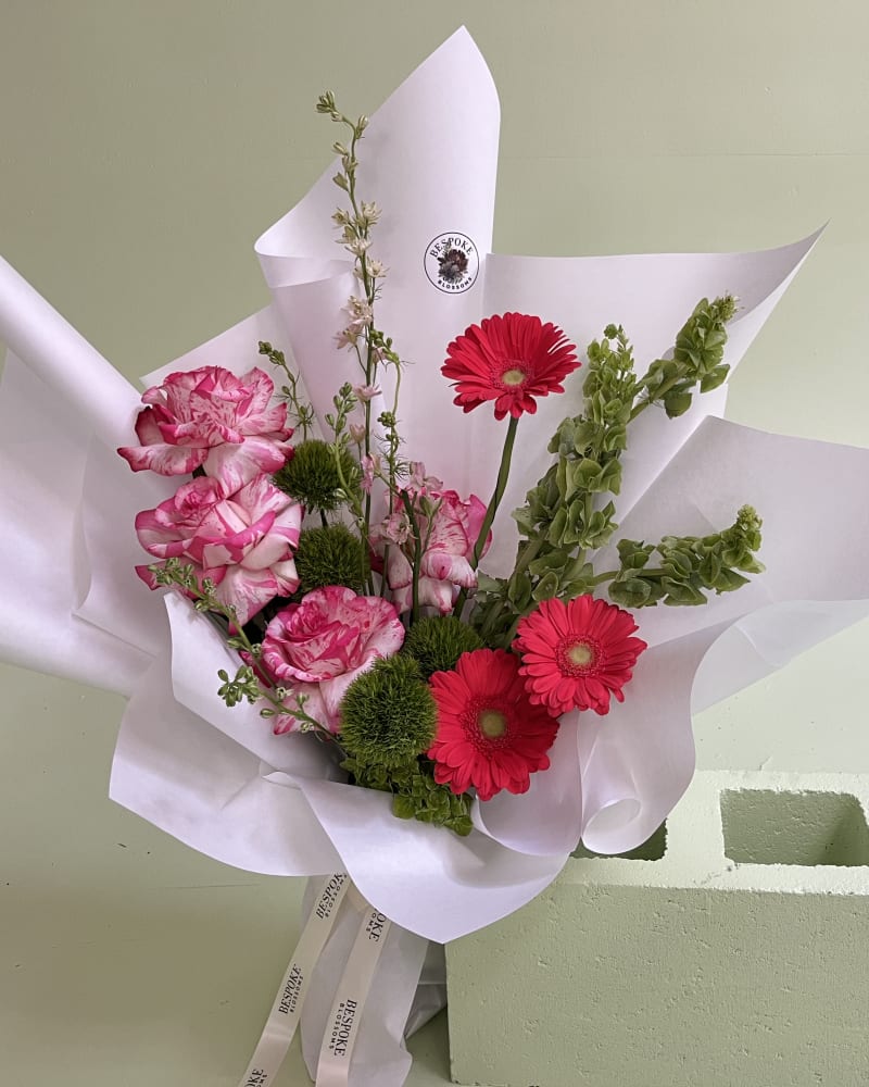 Chromatic edge bouquet, hot pink, lime green, structural