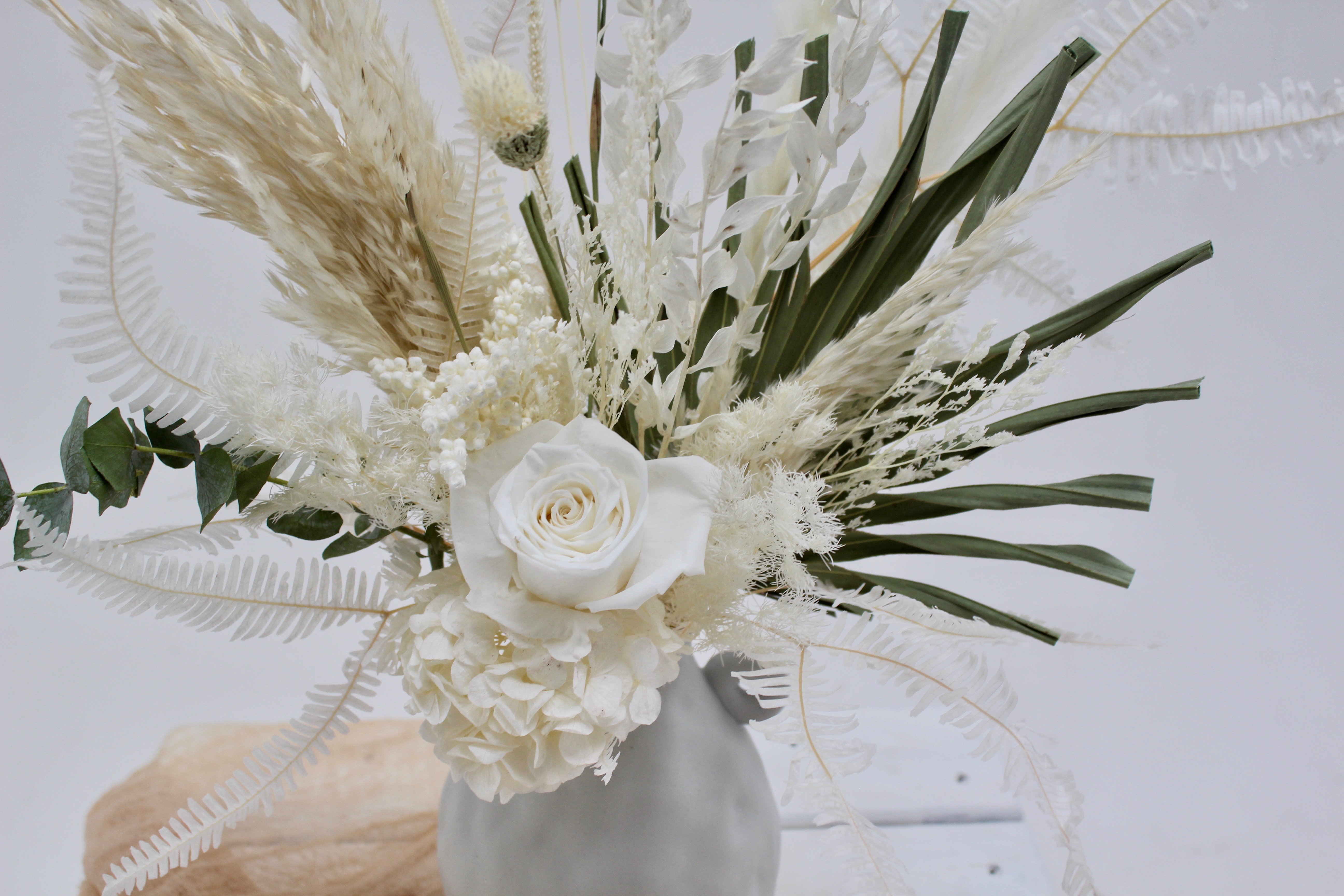 White Sand Moon Vase close up