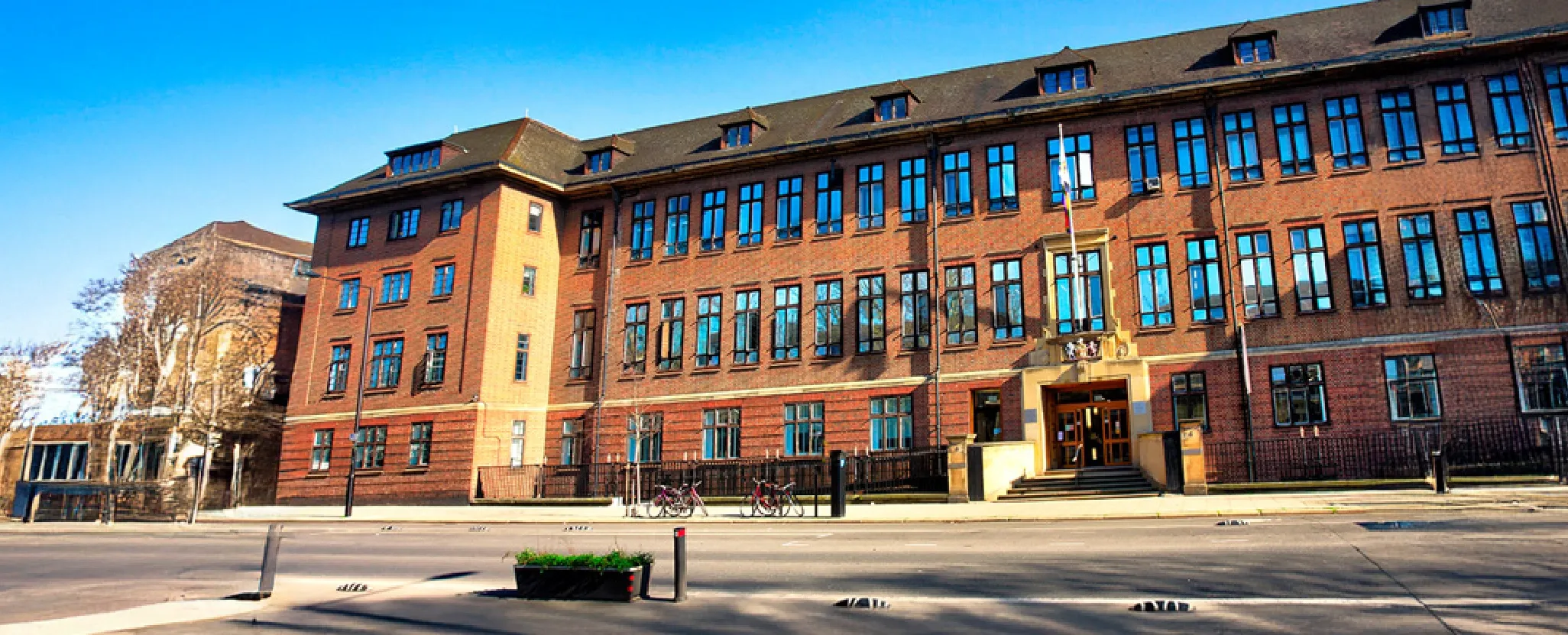 (On Campus) Royal Veterinary College, University of London (UG Transfer Programs) - 1