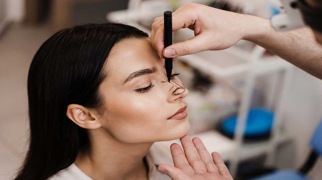 Rhinoplasty : differences between Aesthetic and Reconstructive
