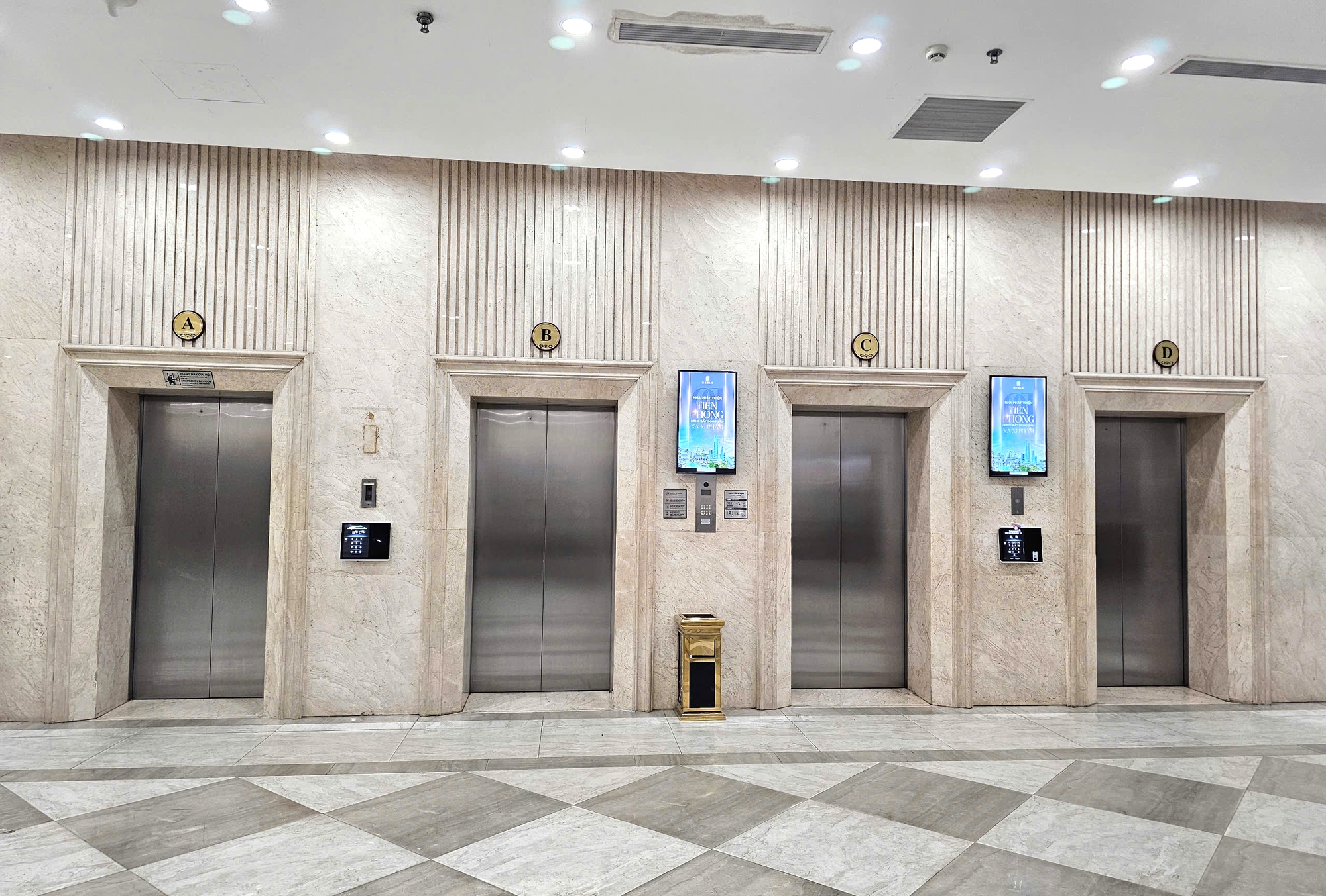 Chống ngập thang máy: Cần chủ động giải pháp ngay từ khâu thiết kế- Ảnh 3. Chống ngập thang máy: Cần chủ động giải pháp ngay từ khâu thiết kế- Ảnh 3.