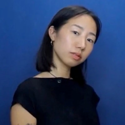 headshot of a woman