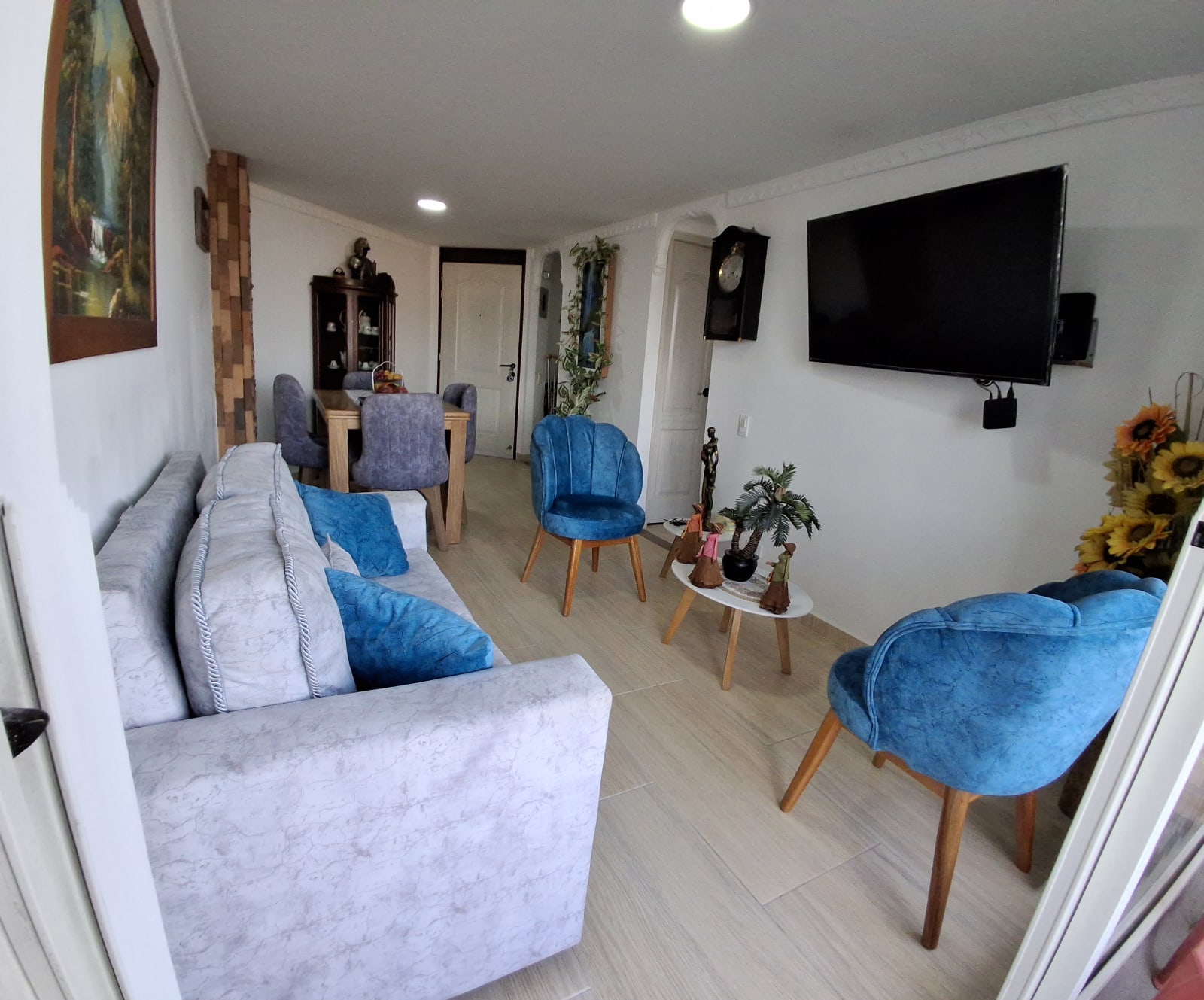 WELCOME CITY-VIEW APARTMENT FOR SALE – EL POBLADO / LAS PALMAS, MEDELLÍN
