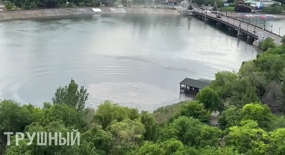 Река в центре