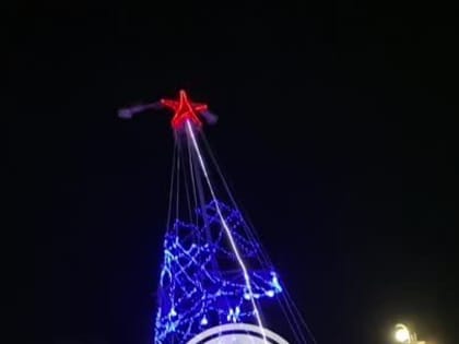 Шахтерск – небольшой город на востоке Донецкой Народной Республики – уже готов к Новому году!