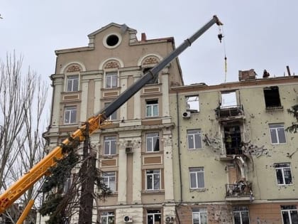 Зампред Правительства РФ проинспектировал работы по восстановлению исторического облика центра Мариуполя