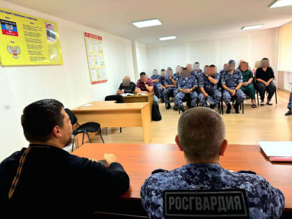 Священнослужитель встретился с росгвардейцами в Донецке