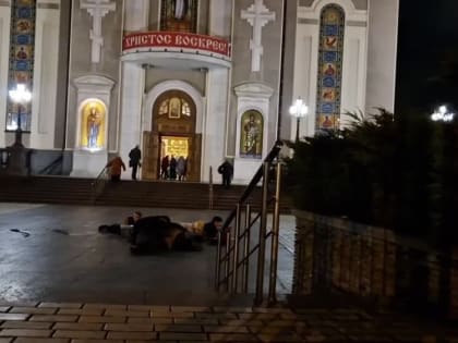 ВСУ в пасхальную ночь обстреляли Свято-Преображенский собор в центре Донецка