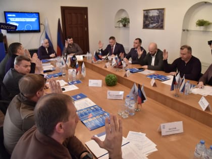 Денис Пушилин принял участие в заседании регионального отделения «Единой России» по вопросу создания Совета руководителей фракций