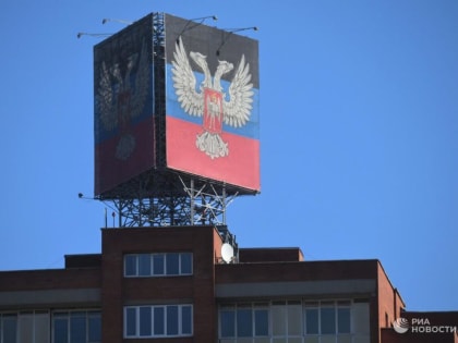 В театры новых регионов доставили первые фуры с реквизитом