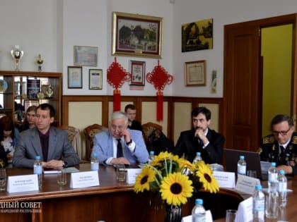 Владимир Бидёвка выступил на международном экономическом форуме в Донецке