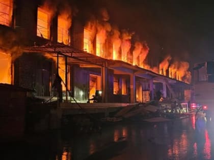 В Донецке сгорел склад на площади 3,5 тысячи кв. метров