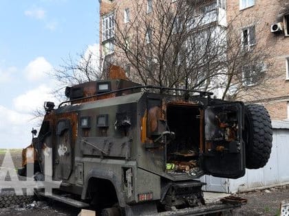 НМ ДНР уничтожила вражескую гаубицу, склад вооружения и до роты боевиков