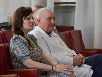 АРТИСТЫ МУЗДРАМЫ ПОЗДРАВИЛИ МЕДРАБОТНИКОВ РЕСПУБЛИКИ ТРЕМЯ КОНЦЕРТАМИ