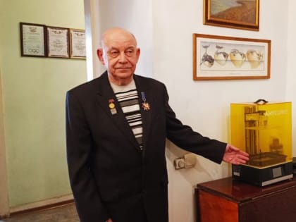 Федерации судомодельного спорта России подарила 3-D принтер макеевчанам