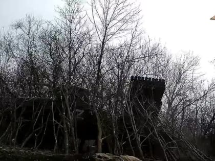 Артиллерия 5 бригады работает по противнику в Марьинке