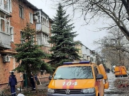 При обстреле Донецка пострадал служебный автомобиль аварийной службы Горгаза