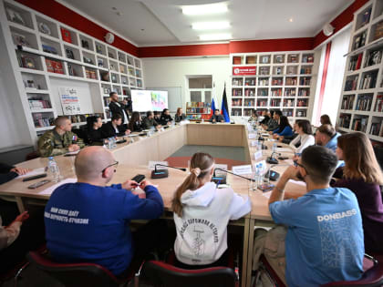 Денис Пушилин встретился с донецкими блогерами
