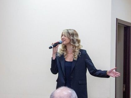 Артисты муздрамы Донецка в годовщину начала ВОВ выступили для ветеранов СВО и их семей