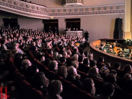 Пушилин поздравил деятелей культуры ДНР, удостоенных званий и медали