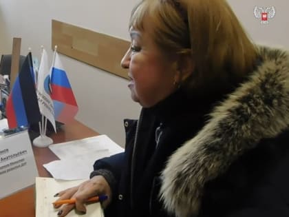 И.о. замминистра Александр Ефимов провел прием граждан в Ворошиловском районе Донецка