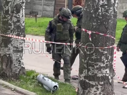 Евгений Поддубный: Наш военкор в Донецке Андрей Руденко публикует видео со сбитым дроном-камикадзе ВСУ над Киевским райо