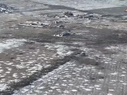 Враг оставил свои позиции в Марьинке, не выдержав танкового обстрела