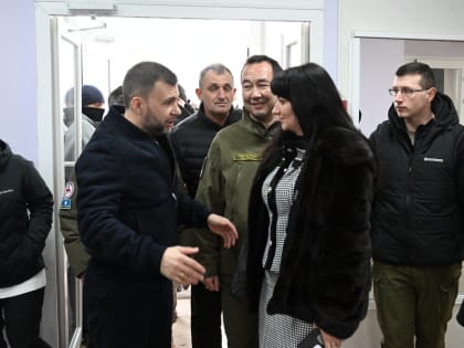 Денис Пушилин и Айсен Николаев проинспектировали ход восстановления объектов культуры и спорта в Еленовке и Докучаевске