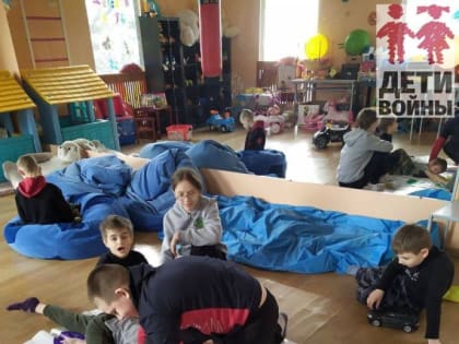 Девять лет Донецк подвергается обстрелам ВСУ. В городе и на его окраинах практически нет безопасных зон. Люди гибнут, по