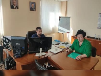 #новости. И.о. Министра Владимир Зверков провел прием граждан в Минэкономразвития На прием обратилась представитель...