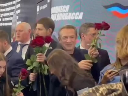 В День Донецкой Народной Республики на ВДНХ цветут розы