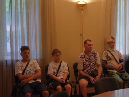Встреча велоспортсменов с паралимпийцем в Донецке
