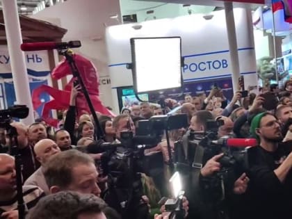 Глава ДНР Денис Пушилин открыл стенд Донецкой Народной Республики на площадке ВДНХ