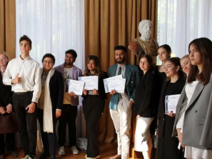 Проведено заключительное заседание V Международной научно-практической конференции в форме ролевой игры студентов и школ