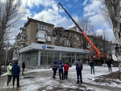 Тело третьего погибшего от обстрелов ВСУ обнаружили под завалами многоквартирного дома в Донецке
