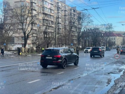 Правда - это ложь. Свобода - это рабство. По-немногу, незаметно для украинцев