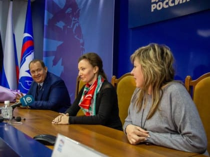 Анна Кузнецова: Работа общественных приемных “Единой России” на Донбассе требует особого профессионализма, сердечного вн