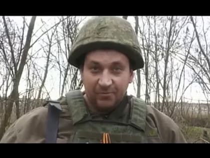 В проекте "Песня на войне" играет "новогодний марш" в исполнении рядовых 123 полка народной милиции 