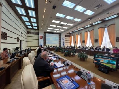 Замминистра строительства и ЖКХ Донецкой Народной Республики Андрей Нагайцев принял участие в Межрегиональной строительн