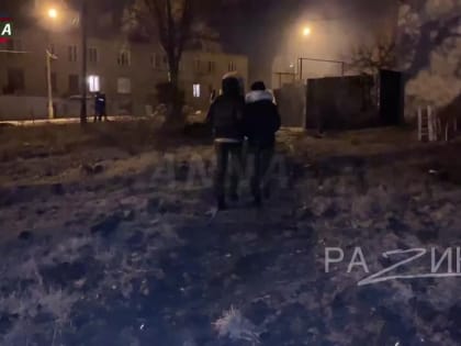 Второй за сутки отстрел мирных кварталов Донецка из хаймарсов… воронка два метра глубиной в 3 метрах от жилого дома… вто